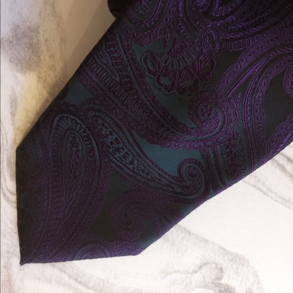 Men's Imani Uomo purple and black Paisley tie